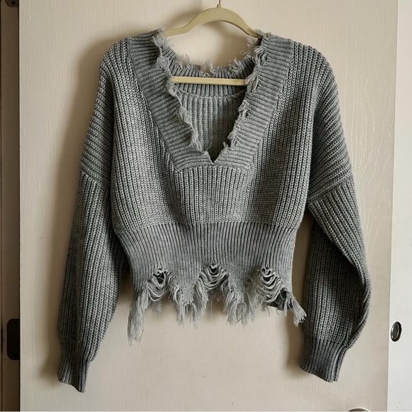 Hera | Cropped | Distressed | Sweater - Picture 2 of 10